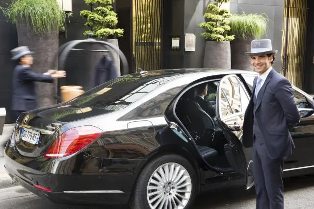  Hotel Marignan Champs-Elysées - photo  : Immeuble immobilier,Cuisine/kitchenette,Propriété 
