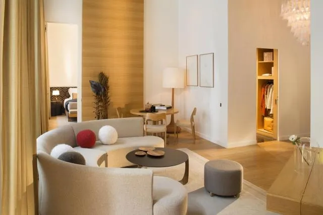  Hotel Marignan Champs-Elysées - photo  : Zone assise,Salon,Propriété 