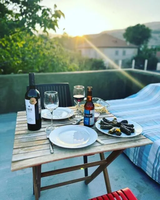  Zove Rural Cottage with garden views - picture  : Balcony/Terrace,Food and drinks,Dining area,Dinner,Property 