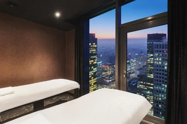  InterContinental Warszawa, an IHG Hotel - picture  : City view,Spa and wellness centre/facilities,Property 