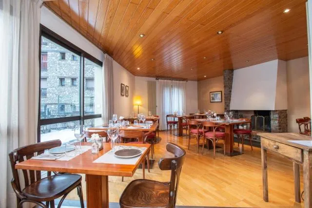  Hotel Bonavida - picture  : Toilet,Restaurant/places to eat,Property 