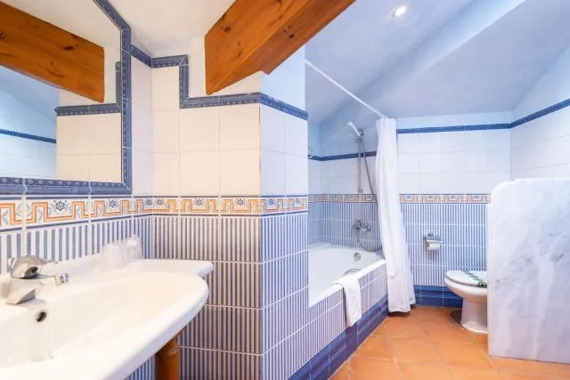  Hotel Bonavida - picture  : Bathroom,Bath,Property 