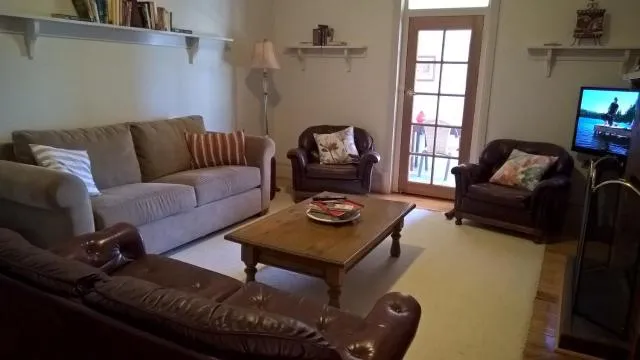  Book Keepers Cottage - picture  : Seating area 