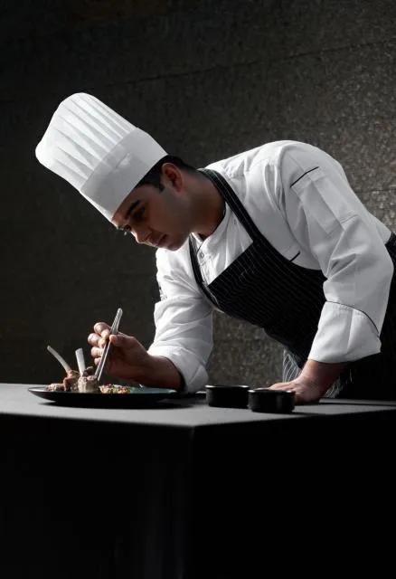  Anantara Downtown Dubai - picture  : Restaurant/places to eat,Staff,Food,Property 