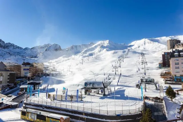  Maia Pedrous - picture  : Shower,Skiing,Property 