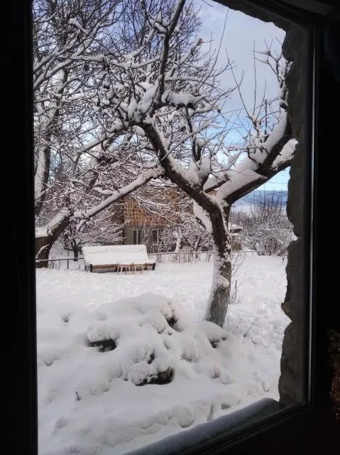  Zove Rural Cottage with garden views - picture  : Shower,View (from property/room),Property 