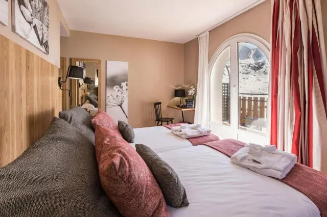  Hotel Grand Pas by Pierre & Vacances - picture  : Bed,Photo of the whole room,Bedroom,Property,Room 