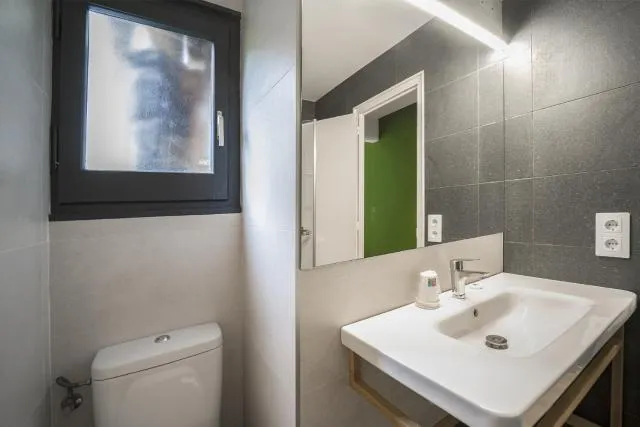  Glaner Hotel Cafe - picture  : Bathroom,Bathroom,Property 