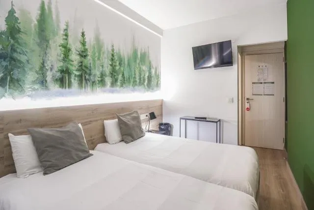  Glaner Hotel Cafe - picture  : Bed,Bed,Photo of the whole room,Room 