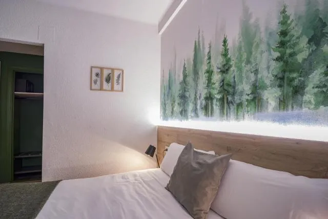  Glaner Hotel Cafe - picture  : Bed,Bedroom,Property,Room 