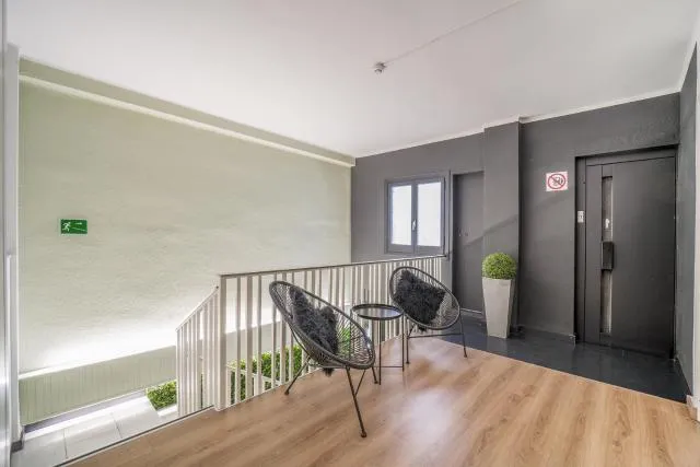  Glaner Hotel Cafe - picture  : elevator,elevator 