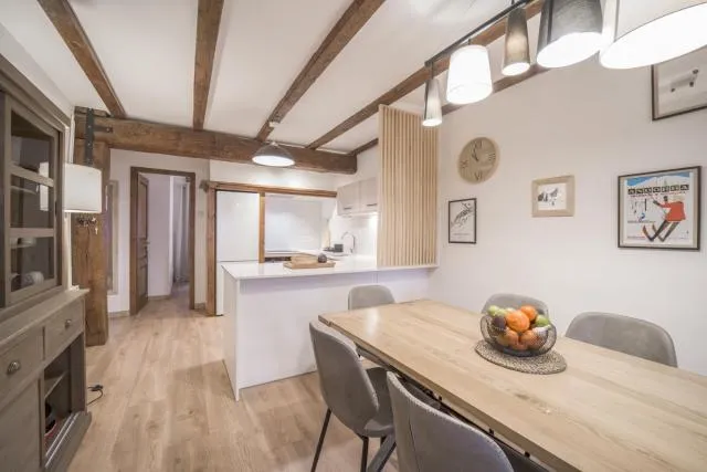  La Pleta Del Tarter Apartments - picture  : Kitchen/kitchenette,Dining area 