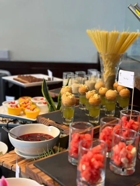  easyHotel Jebel Ali, Dubai - picture  : Restaurant/places to eat,Property 