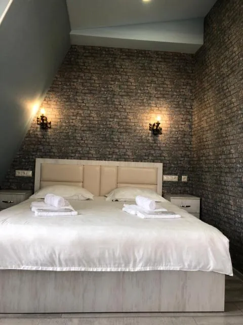  Flamenco Hotel - picture  : Bed,Photo of the whole room,Room 