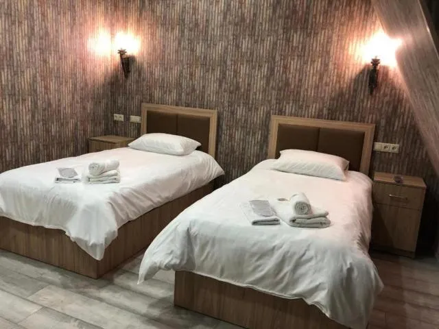  Flamenco Hotel - picture  : Bed,Photo of the whole room,Room 