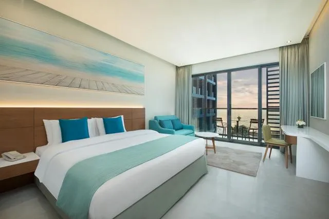  Wyndham Garden Ajman Corniche - picture  : Bed,Photo of the whole room,Bedroom,Property,Room 