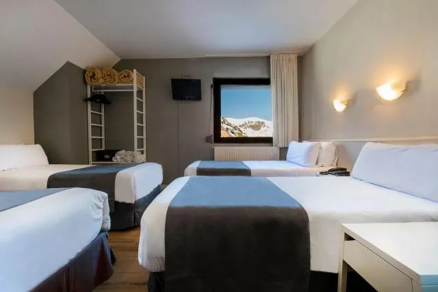  Hotel Camel lot - picture  : Bed,Bed,Photo of the whole room,Bedroom,Property,Room 