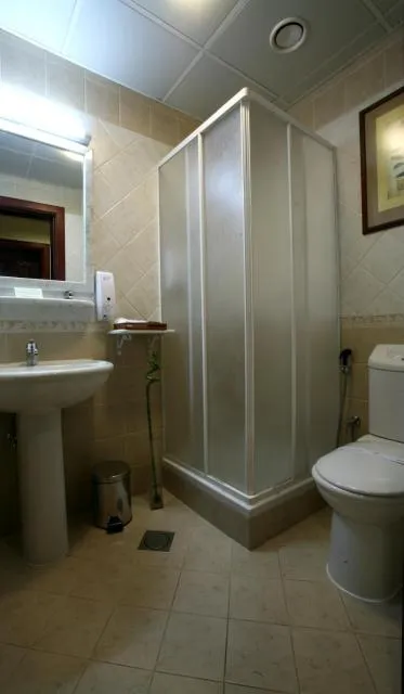  Mourouj Hotel Apartments by Mourouj Gloria - picture  : Bathroom,Bathroom,Property 