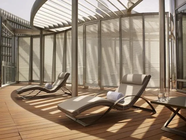  Armani Hotel Dubai - picture  : Swimming pool,Property 