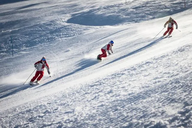  Apartaments Giberga - picture  : Shower,Skiing,Activities,Activities,Ski School,Skiing,Property 