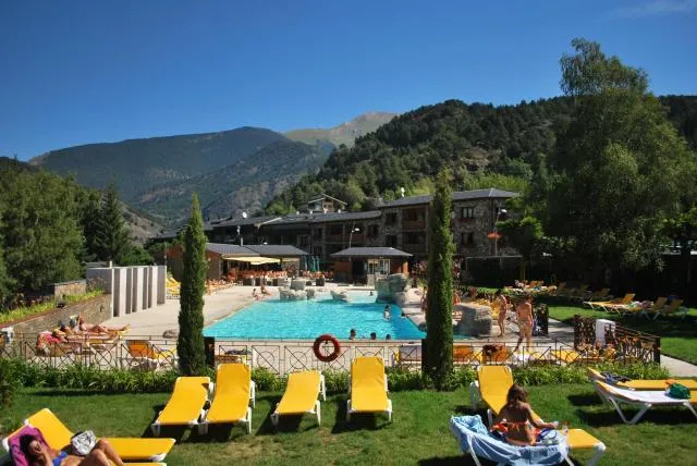  Apartaments Giberga - picture  : Swimming pool,Pool view,Summer,Garden,Swimming pool,Property 