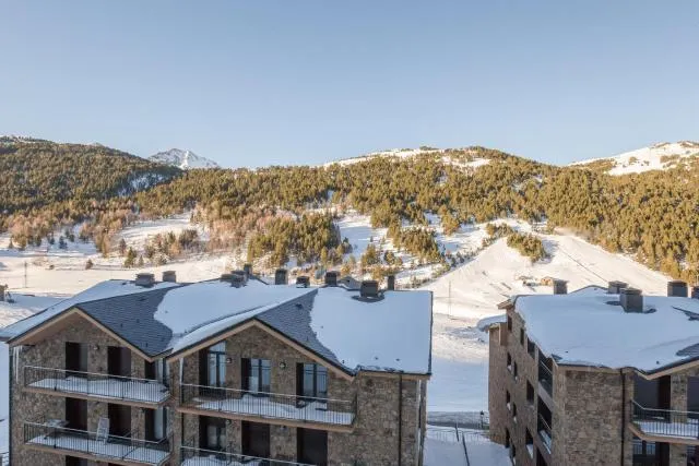  Pierre & Vacances Andorra Bordes d’Envalira - picture  : Shower,Bird's eye view,Property 