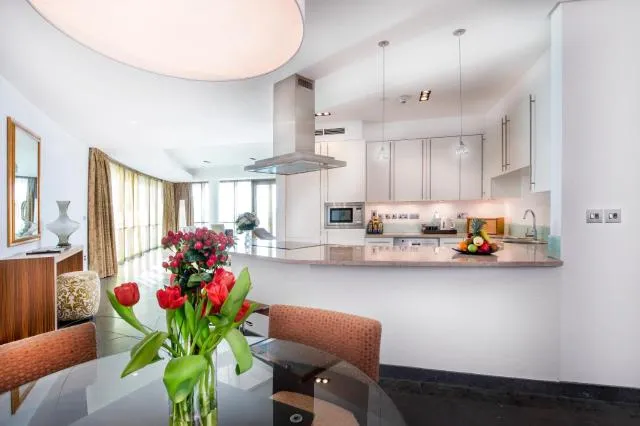  Burjuman Arjaan by Rotana - Dubai - picture  : Kitchen/kitchenette,Living room,Property 