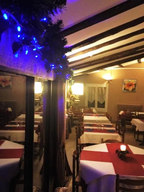  Hotel Roc de St Miquel & Apartment - picture  : Toilet,Restaurant/places to eat,Property 