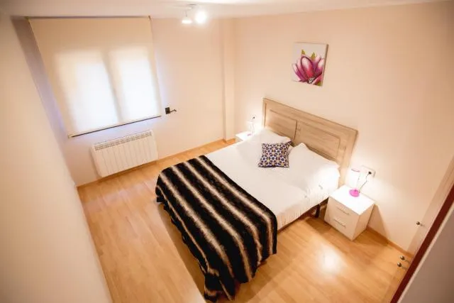  Apartaments Ashome - picture  : Bed,Bedroom,Property 