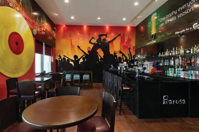  Ramada Downtown Abu Dhabi - picture  : Patio,Nightclub / DJ,Property 