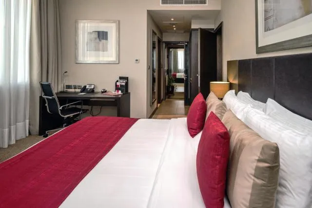  Ramada Downtown Abu Dhabi - picture  : Bed,Photo of the whole room,Room 