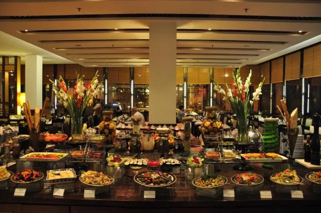  Kabul Serena Hotel - picture  : Toilet,Restaurant/places to eat,Property 