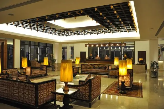  Kabul Serena Hotel - picture  : Patio,Lobby or reception,Property 
