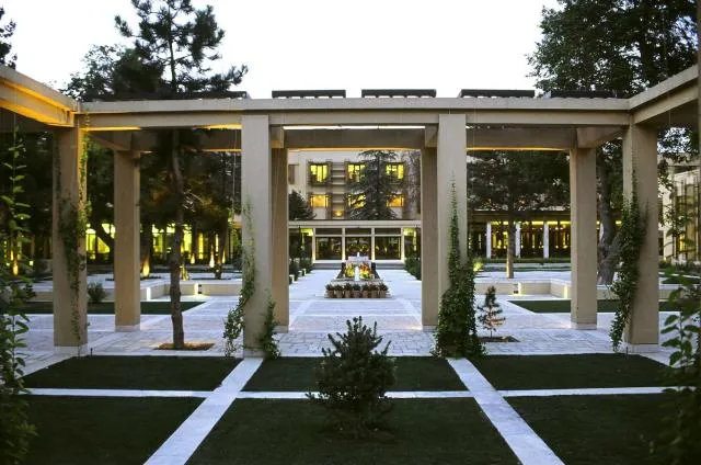  Kabul Serena Hotel - picture  : Garden,Property 