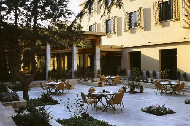  Kabul Serena Hotel - picture  : Toilet,Garden,Balcony/Terrace,Property 