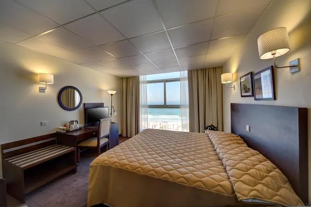  Ajman Beach Hotel - picture  : Bedroom,Property 