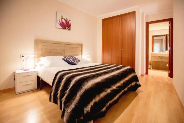  Apartaments Ashome - picture  : Bed,Bedroom,Property 