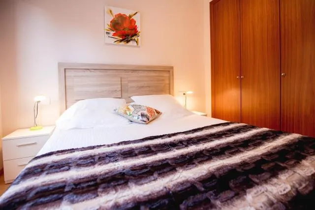  Apartaments Ashome - picture  : Bed,Bedroom,Property 