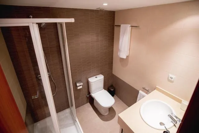  Apartaments Ashome - picture  : Shower,Bathroom,Property 