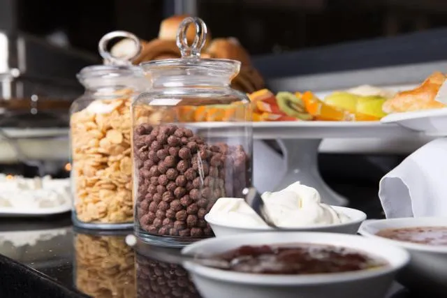  Nova Hotel Yerevan - picture  : Restaurant/places to eat,Food,Property 