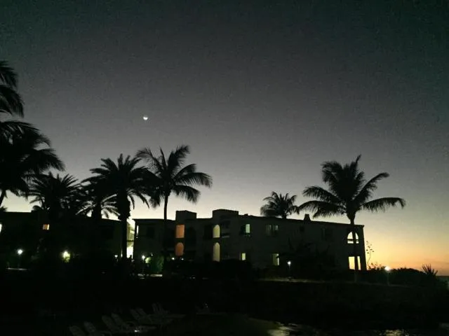  Northshore Seaside Suites - picture  : Property building,Beach,Property 