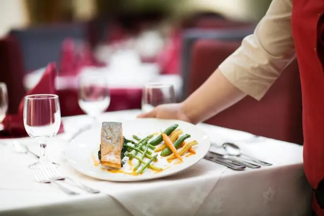  Gateway Hotel - picture  : Toilet,BBQ facilities,Property 