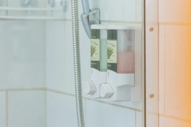  Cariñas Studio Apartments - picture  : Bathroom,Bathroom,Property 