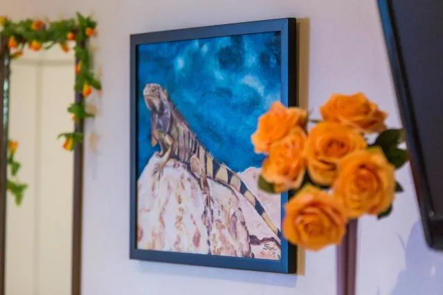  Cariñas Studio Apartments - picture  : Decorative detail 