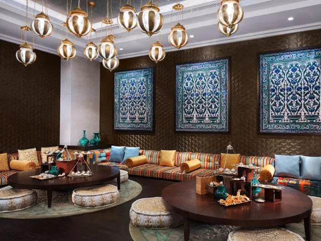  Fairmont Ajman - picture  : Toilet,Restaurant/places to eat,Evening entertainment,Dinner,Alcoholic drinks,Non alcoholic drinks,Property 