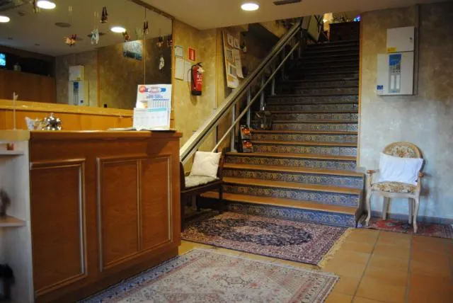  Hotel Meta - picture  : Nearby landmark,Lobby or reception,Property 