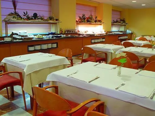  Zenit Diplomatic - picture  : Toilet,Restaurant/places to eat,Banquet/Function facilities,Property 