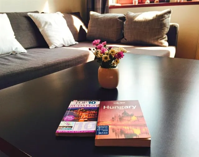  Gozsdu Apartment - photo  : Immeuble immobilier,Zone assise,Salon,Propriété 