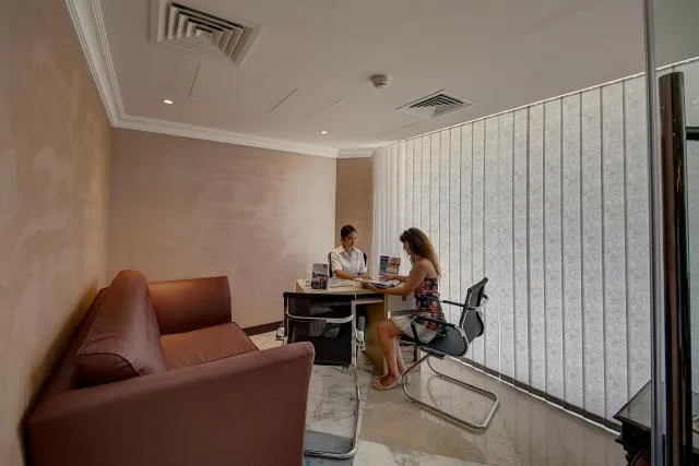  Ajman Beach Hotel - picture  : Business area/conference room,Guests,Family,Area and facilities,Property 