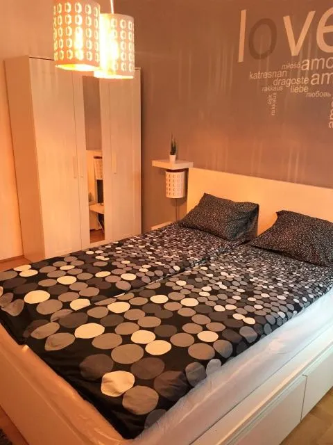  Gozsdu Apartment - photo  : Restaurant/endroits où manger,Lit,Chambre à coucher,Propriété 